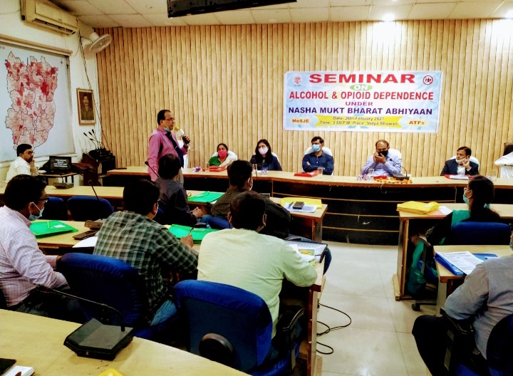 NooriPerween's tweet photo. NashaMuktBharatAbhiyan, MOSJE ,GOI:It feels great when u get an opportunity like this ,as campaign nodal(ADSS). In the first phase of campaign we have been successful in creating a buzz, hopefully in coming times it will becum more big.#saynotodrugs #BASofficers #deputycollectors https://t.co/dhEzqMnJxh