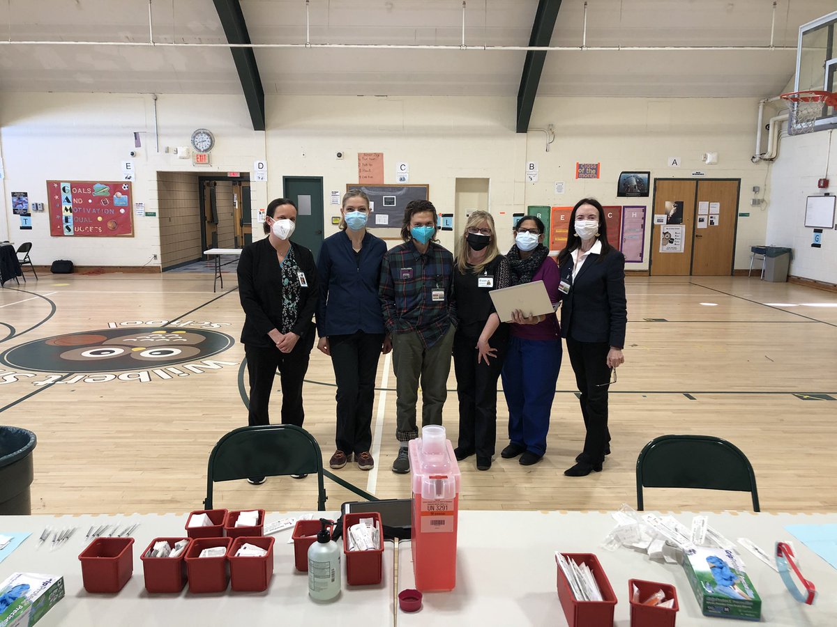 margaretflinter's tweet photo. @margaretflinter @CHCConnecticut a great covid vaccine clinic at Snow school gymnasium! Thanks CHC TEAM, +Christine Bourne for your support, thanks Beata and Shannon from mdtn health, +thanks teachers and staff for cheering each other on! https://t.co/DpLIv7SwZi