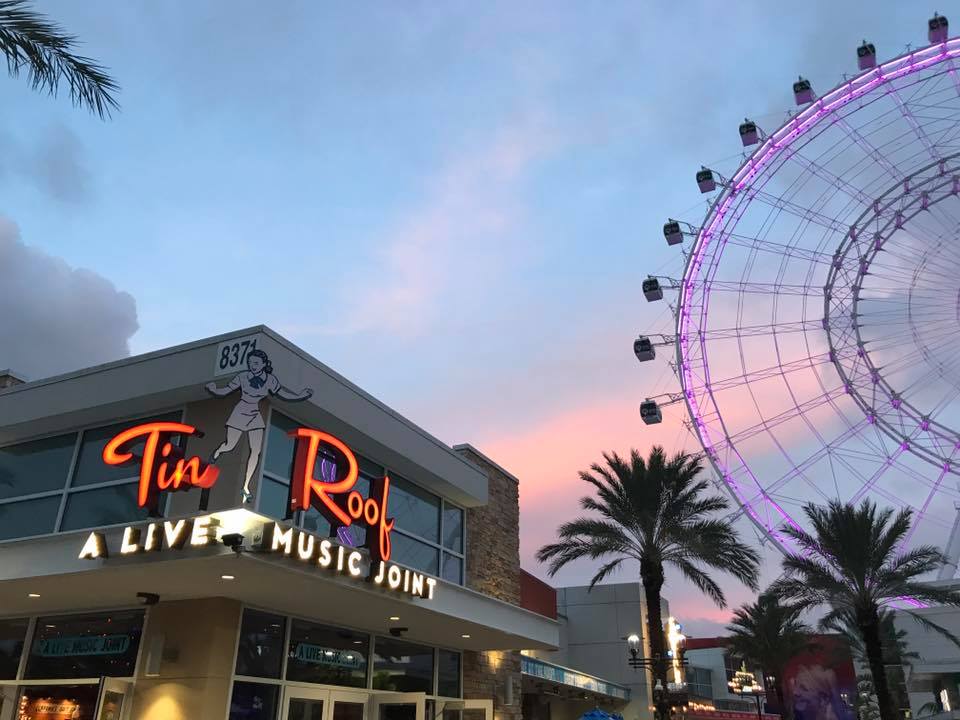 idriveorlando's tweet photo. Live music, bar bites, cold beer... it's Friday on I-Drive! πΆπ»π
Do you have a favorite spot to visit on a night out?
See a full line-up of nightife spots that are now open on I-Drive! (https://t.co/HHmW48UA6R)
#InternationalDrive #TGIF #IDriveFun #ICONPark
π·: @tinroodorlando https://t.co/7sFJ9NZc94