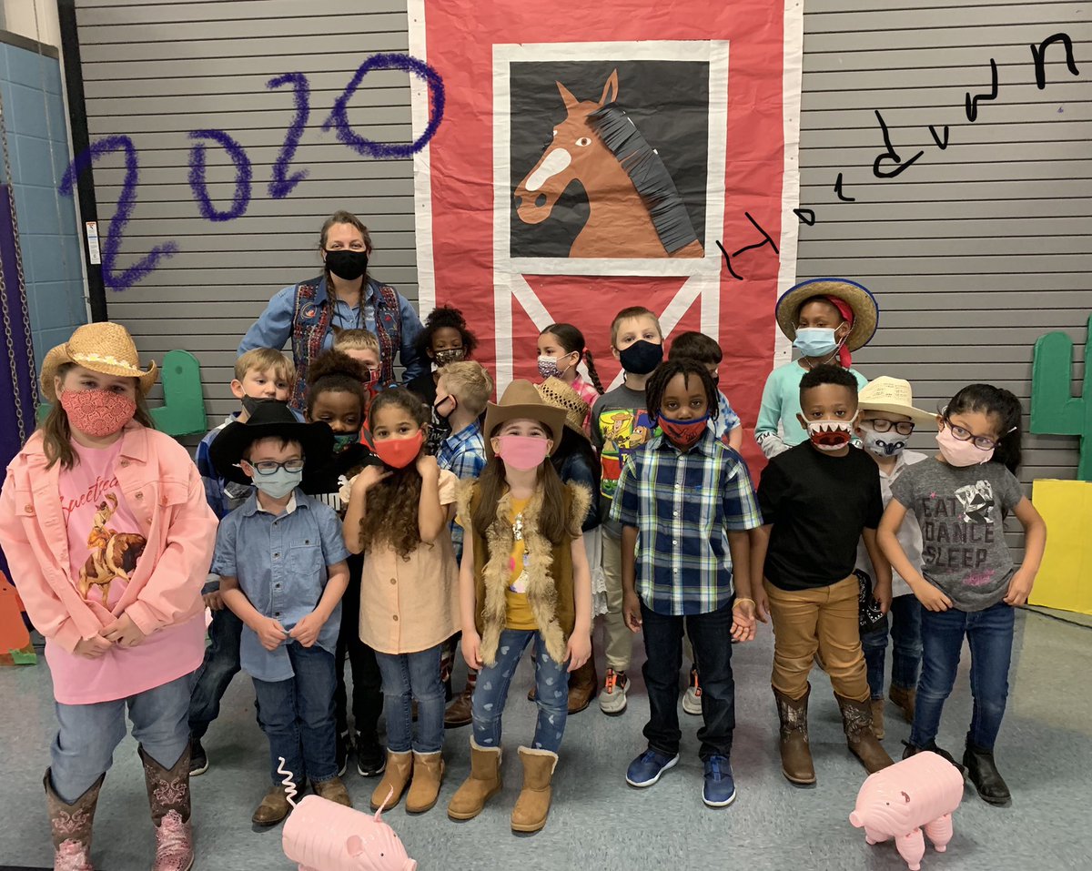 SaundersKinder's tweet photo. We survived Hoedown 2020! It was a little different this year, but our specials team did an amazing job with the live stream! @KohrvilleKISD @SaundersKinder https://t.co/x3ZnlV19Ya