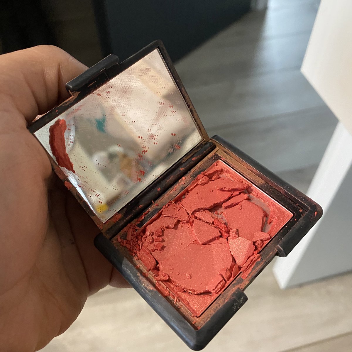 ok perdre son couple ça peut rendre triste mais cette douleur la