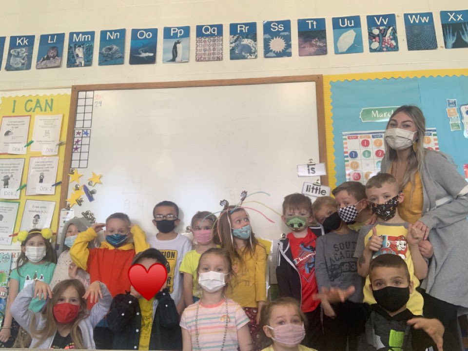 jesterar3's tweet photo. Awareness + Change = Acceptance 💛

Inclusion Friday, wearing our yellow! I might be bias but I think I have the cutest kindergartners 🤍💚🐾 #acceptanceweek2021 https://t.co/PTvHWGQPVr
