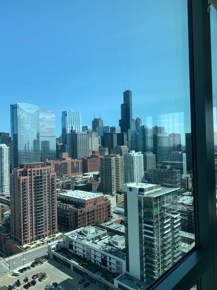 K2Apartments's tweet photo. Check out the views from our 30th floor three bedroom layout! https://t.co/nOgPbdtoj0
