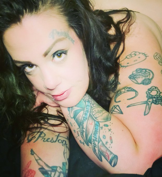 @OnIyFansNewbie Thick, tattooed and foul mouthed brat ready to be at your disposal, daddy!  https://t<a class="tags" href="/tag/oniyfansnewbie">@oniyfansnewbie</a><a href="/tag/linkinbio"class="tags"><span>#linkinbio</span></a><a href="/tag/kik"class="tags"><span>#kik</span></a><a href="/tag/brat"class="tags"><span>#brat</span></a><a href="/tag/milf"class="tags"><span>#milf</span></a><a href="/tag/onlyfans"class="tags"><span>#onlyfans</span></a>