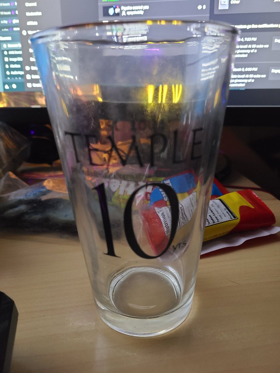 SkatingScience's tweet image. We're going #live over at twitch.tv/ironbjorn_gami… and feeling the #Temple glass from @IntlKnox for tonights #adultjuice