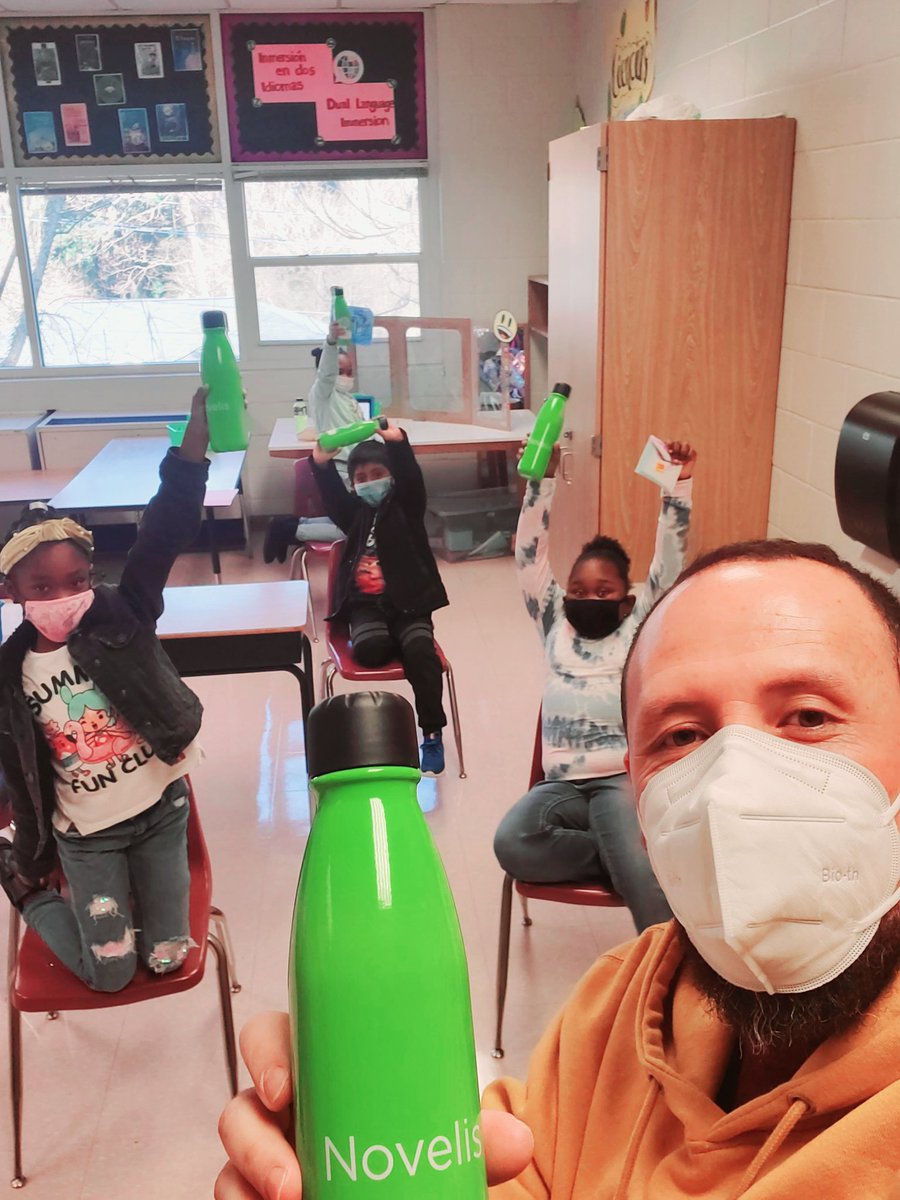 adelmosabogal's tweet photo. @novelis @benteen2nd @APSBenteen thank you novelis! Benteen Elementary School and Second grade Dual Language Immersion is ready to drink water... ¡Gracias novelis! La escuela primaria Benteen y segundo grado inmersión en dos idiomas, está listo para tomar agua... https://t.co/uRtI0Yeg6u