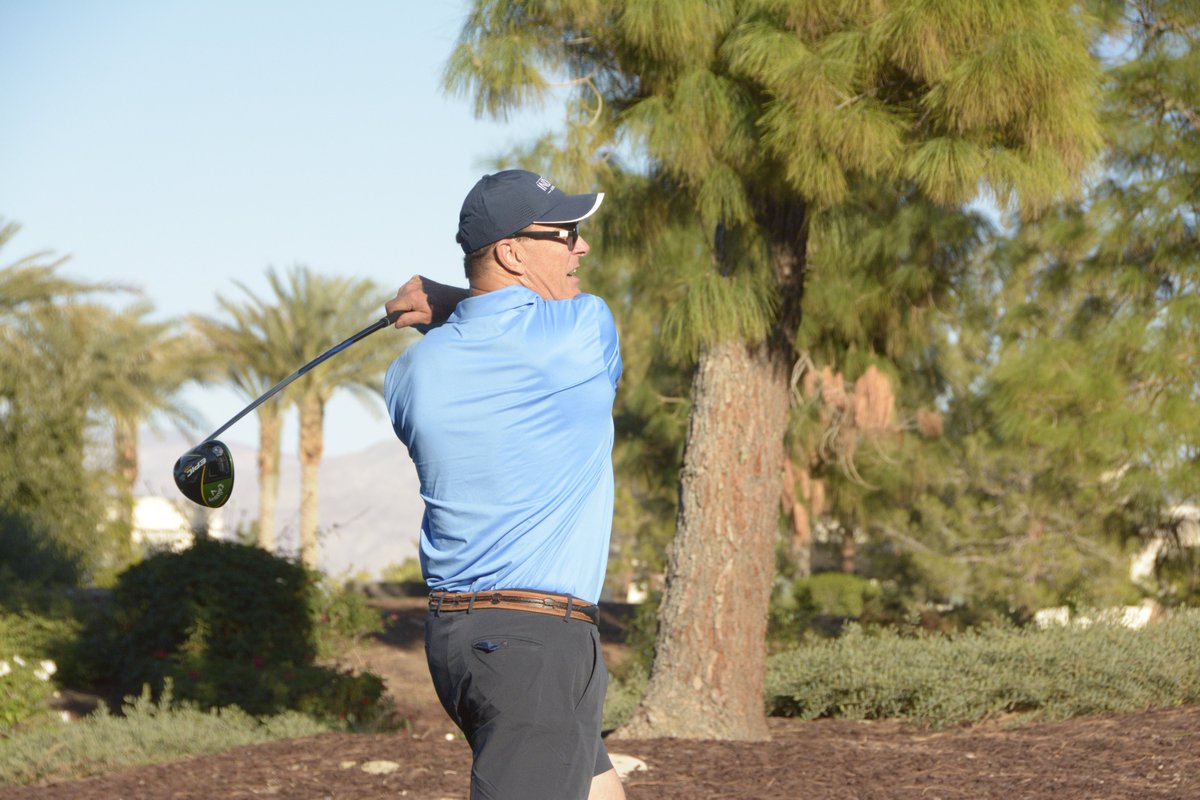 TheJerryGolf's tweet photo. Are you a fan of taking practice swings? 🤔 #TheJerryGolf https://t.co/XNWFyg7IfR
