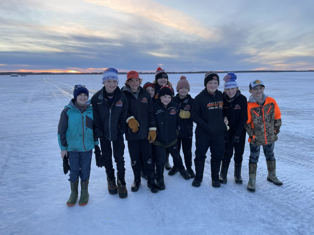 What do you do when you only have 1 game at 1:30 on a Friday in Roseau?!?  Go ice fishing of course!  #lakeofthewoods #hockeyboys #icefishing #MhdSquirtARed