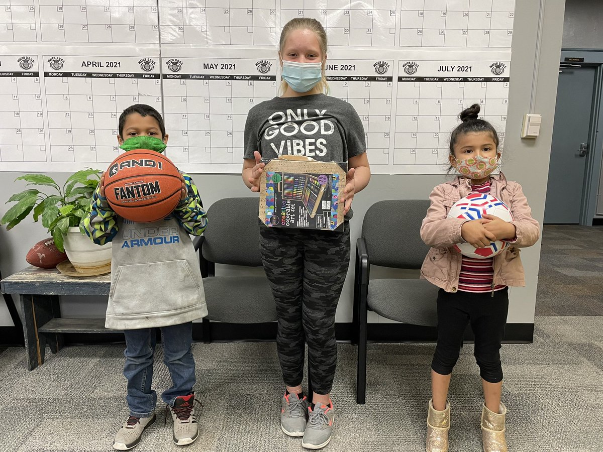 FredoniaLES's tweet photo. Elijah, Bailey, and Kaylee had their names drawn at RiseNShine. They were the big winners for doing great things at Lincoln! #jacketprideles https://t.co/jgxefkD6yW