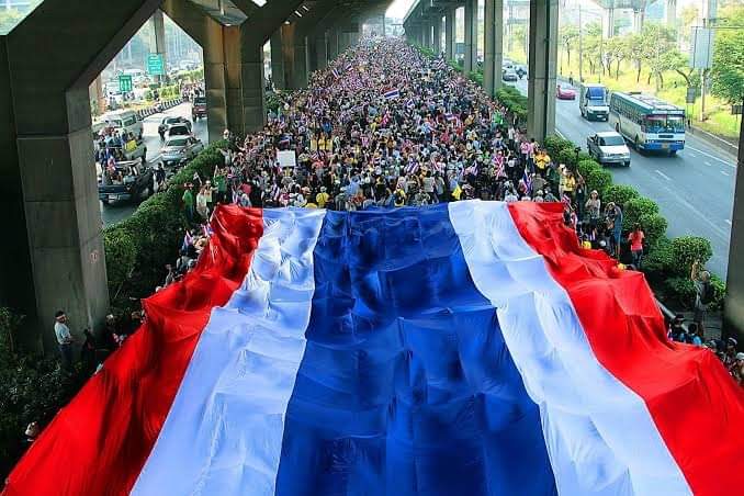 ตอนนั้นไม่เห็นมีการห้ามเดินเลย