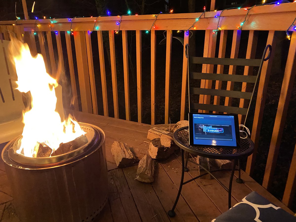JDCartee's tweet photo. Ready for the show! #dixieshappyhour https://t.co/X0tqzrAs72