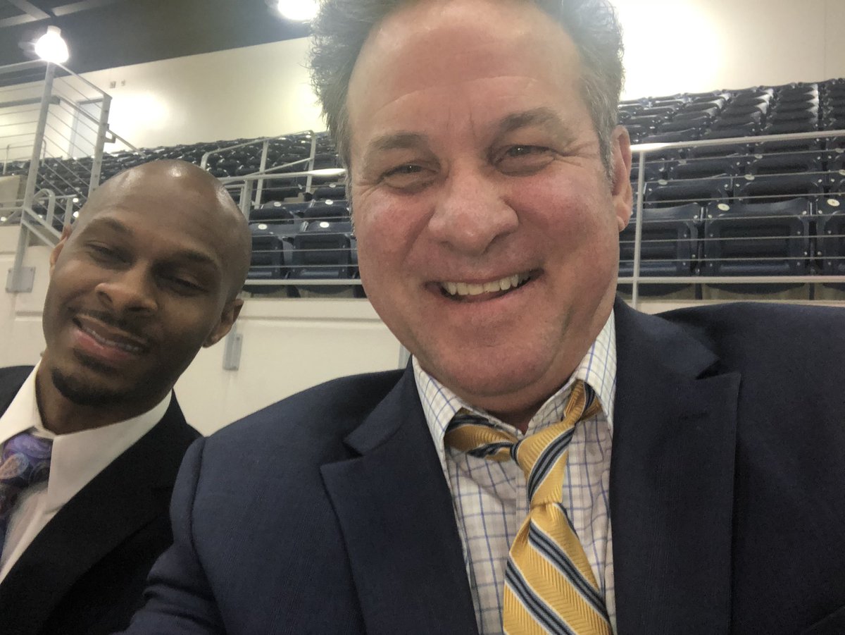 We’re ready for the best in Houston to go at it in the 6A Region 3 Final on <a href="/KUBE57/">KUBETV HOUSTON</a>.  Atascocita vs Summer Creek. <a href="/SummerCreekBas1/">Summer Creek BasketBall</a> <a href="/AHS_Eagle_BBall/">AtascocitaBasketball</a> <a href="/HumbleISD/">Humble ISD</a> <a href="/MrDanielEwing/">Daniel Ewing</a> @BobSlovakSports