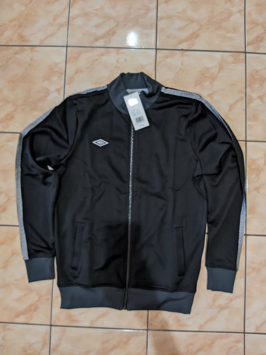 SNPJerseyOri's tweet photo. #858 #jersey4sale #jacket4sale #boot4sale
@Jerseyforum
@jersey_ciamikk
1. CHAPECOENSE
- S (3)
BNWT
Rp. 250k
2. UMBRO TRACK JACKET
64581U-C44
BNWT
- M (3)
- L (2)
Rp. 250k
3. UMBRO UX ACCURO PRO HG
81179U
BNIB
- 44 (9)
Rp. 350k
WA 08561723484 https://t.co/BGK4Lb3bJw