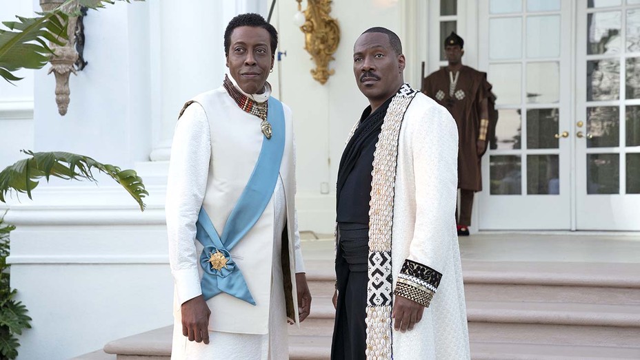 TheFamousJay's tweet photo. #Coming2America is FINALLY here and on @PrimeVideo #EddieMurphy @ArsenioHall @wesleysnipes @TracyMorgan @AmazonStudios @ZamundaRoyals 

REVIEW: https://t.co/vInlUtXBv1 https://t.co/ASVuBM72A9