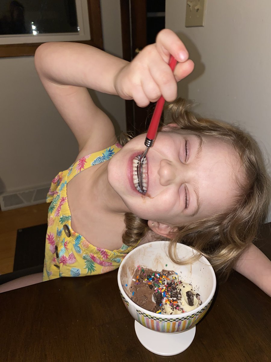 ItsMeMannyB's tweet photo. I feel the same way about icecream too girl @TommyDuffy_ https://t.co/bqTMHx4gRQ