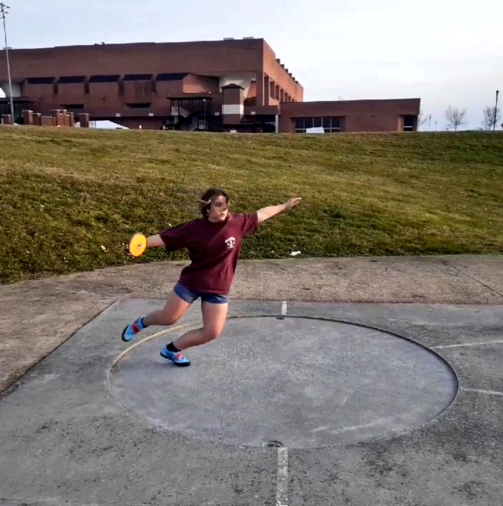C_Banner_VFL's tweet photo. How do you kick off Spring Break? W some extra work after practice #maxeffort today @lauryn_banner 💪 thx @coachadpsthrows for the session #discus #discusthrow #throwers #throwernation #fieldandtrack #trackandfield #throwsomething #outworkthem #TheHill https://t.co/G2zp05llvk