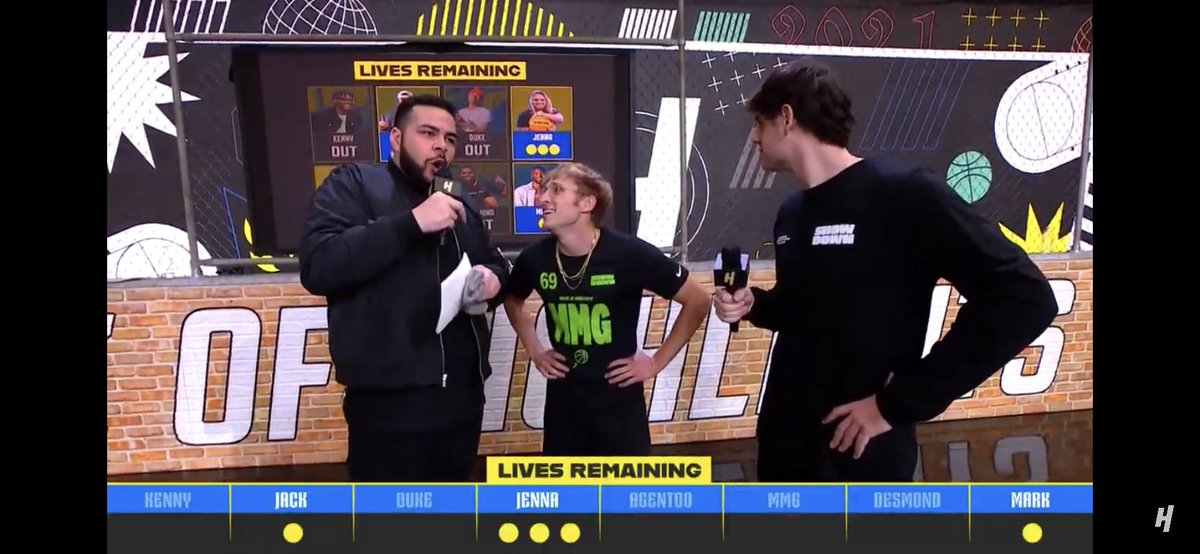 rocha_augustin's tweet photo. @PapaMeagzz The commentators were giants compared to 6’5 papa https://t.co/4mYmOrn0zZ