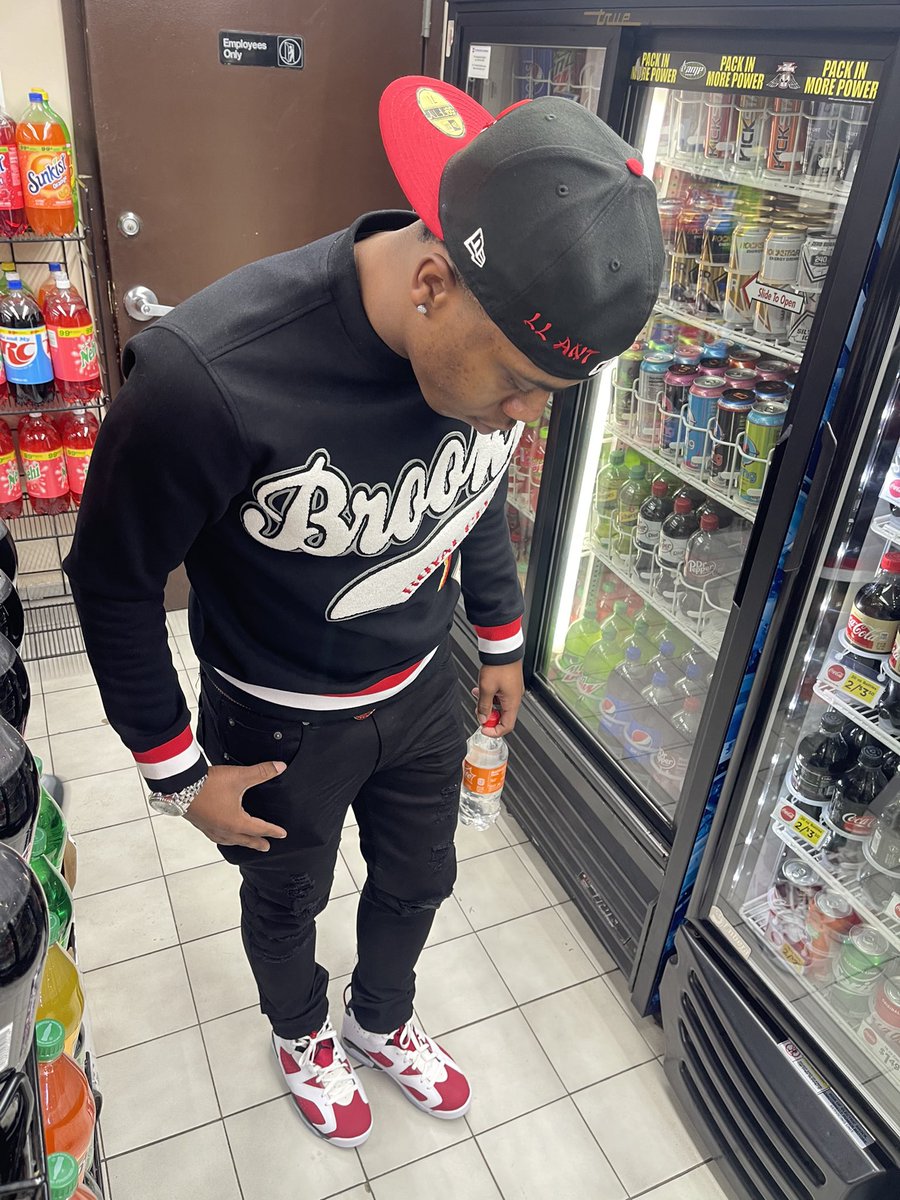 ClarkJalon's tweet photo. 🅿️op my shit every time like I got Diarrhea https://t.co/IqGNjolt04