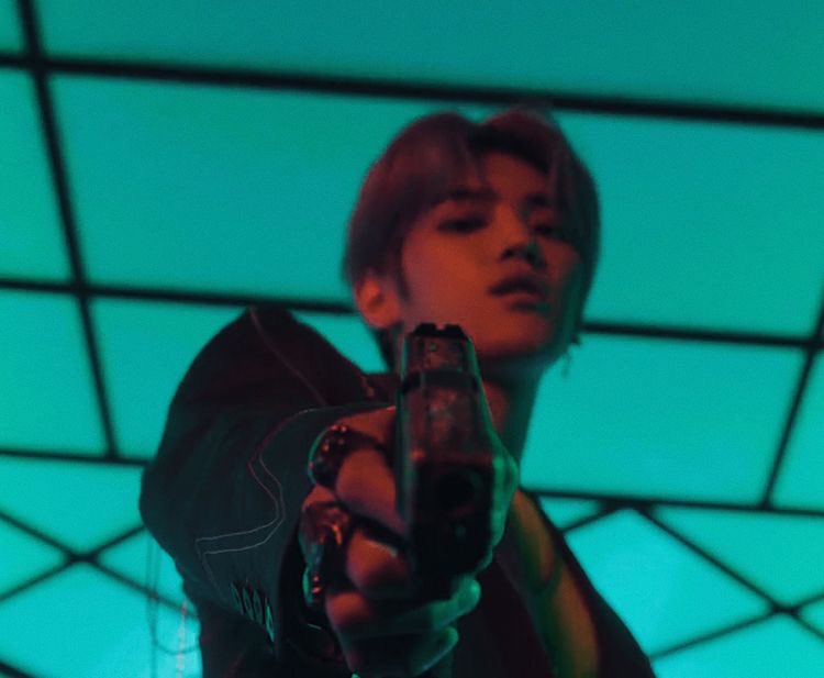 coolpicsoftyong's tweet photo. he does tho https://t.co/y6JfJe1VW0