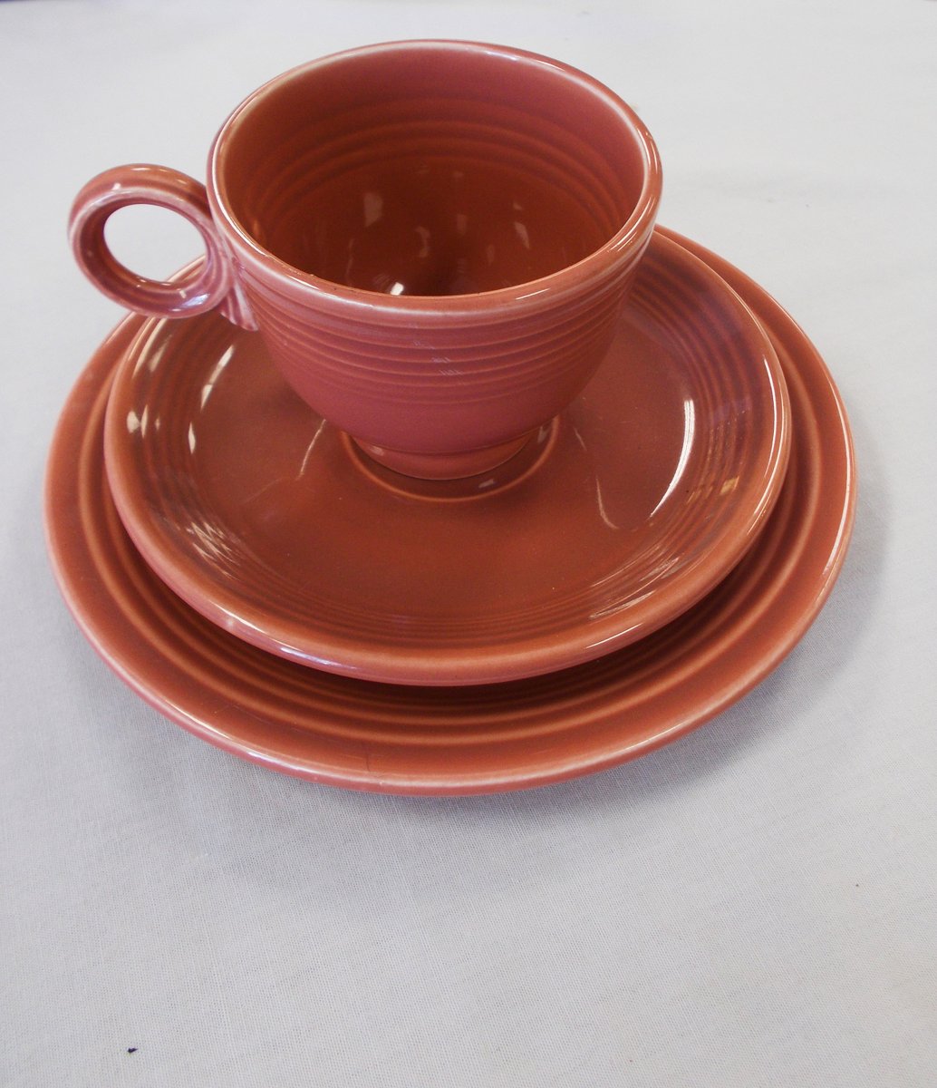 Fiestaware Rose Ring Tea Cup And Saucer, MCM Fiesta Dessert Set, Prissys Newberry Antiques etsy.me/3eexA35 #pink #ceramic #vintagefiestaware #fiestateacup #teacupsaucer #mcmdiningroom #atomicage #prissysantiques #artdecostyle