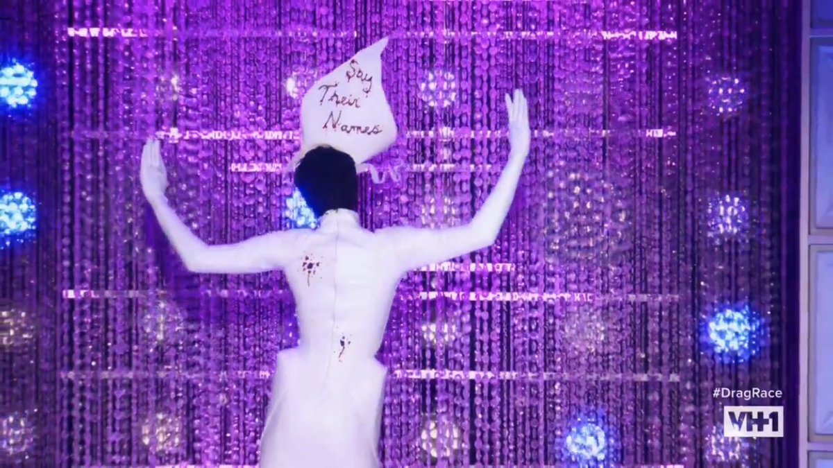 rosestvles's tweet photo. 👏🏼SYMONE👏🏼DID👏🏼THAT👏🏼 #dragrace https://t.co/T0pK2tD3zS