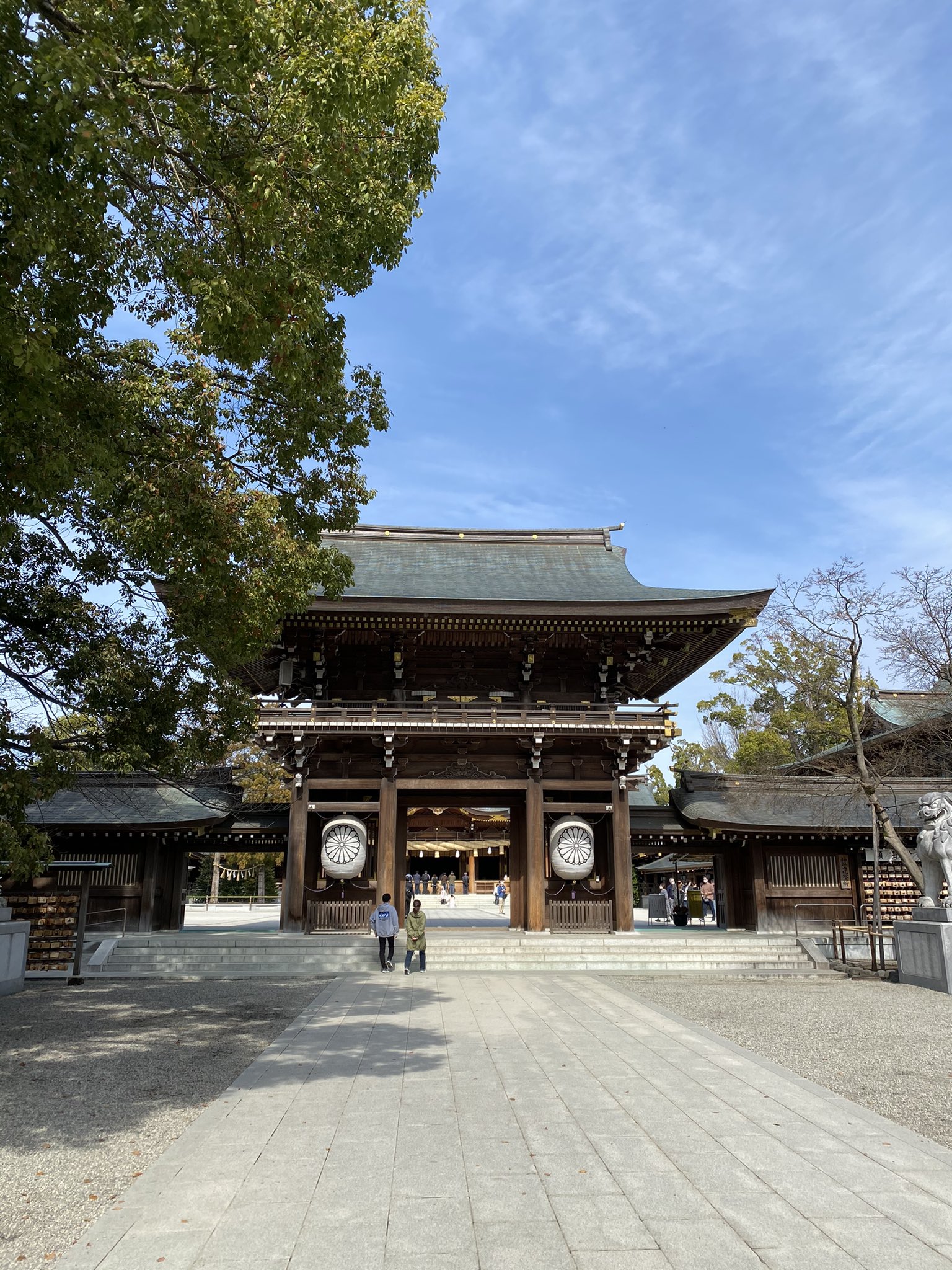 あっき Ofr48 車のお祓いをしに 寒川神社 へ 帰りに買ったカレーパンがめちゃウマだったよ 御朱印 寒川神社参集殿 T Co Vpgt53u8jo Twitter