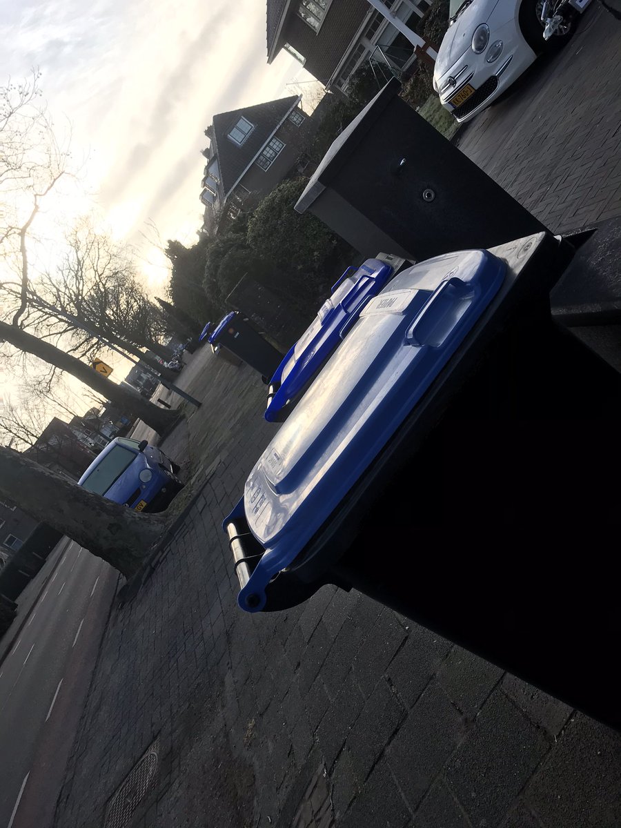 Daar gaan we weer... oud papier ophalen voor <a href="/AmicitiaMuziek/">Amicitia</a>. Geen repetities tijdens de lockdown, maar ‘de leuke dingen’ gaan altijd door 😂😊