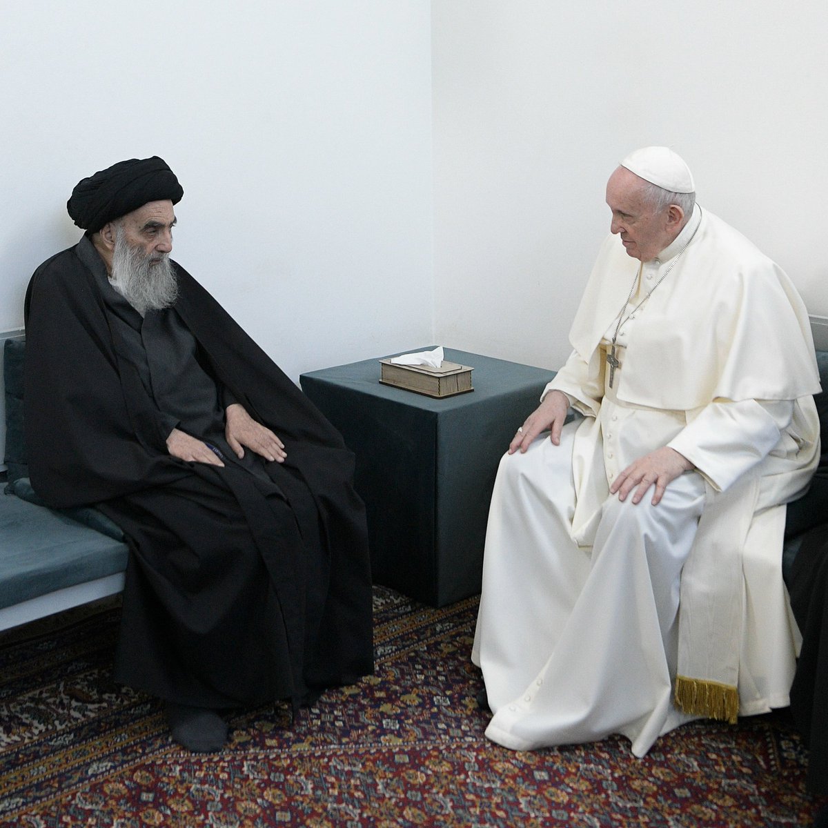 CatholicNewsSvc's tweet photo. Vatican spokesman Matteo Bruni said the meeting between #PopeFrancis and Ayatollah Ali al-Sistani lasted about 45 minutes; the pope thanked al-Sistani who, amid violence and difficulties, "raised his voice in defense of the weakest and most persecuted." #PopeInIraq https://t.co/0lrCC9eWCK