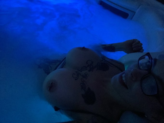 3 pic. Naked is more fun with me!!!
https://t.co/QcUVlqOH7C https://t.co/lsTcQqfj22