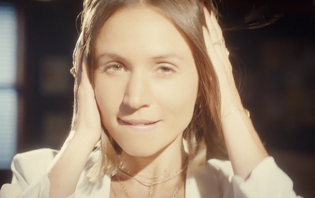 becswifey's tweet image. WAVERLY EARP IS A FLAWLESS #WynonnaEarp #BringWynonnaHome