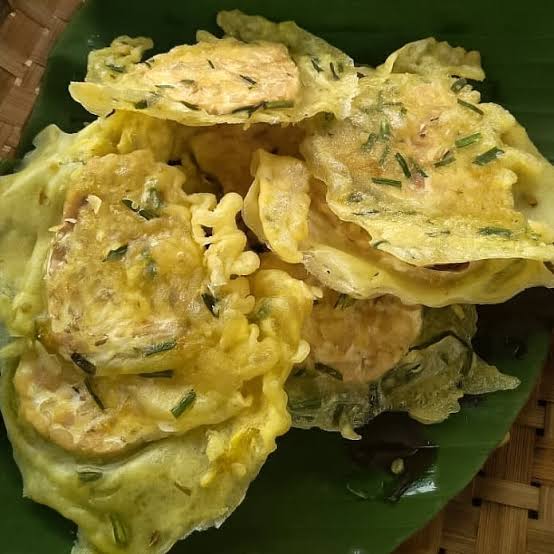 Tempe keMoel dan warungnya sekarang sudah kelihatan watak aslinya kan?