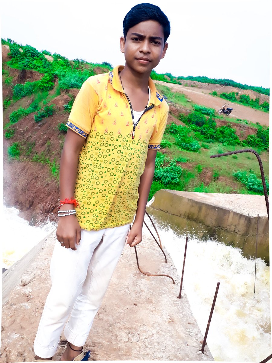 DynamoRockstar's tweet photo. 🔝#पूरे शहर 🌎में नाम 🔫चलता है #🔫 फ़ोटो लगे हैं 🔫थाने मैं# #शेर 🐆जैसा # 😈जिगरा 🔫चाहिऐ 😎हमको 😯 #हाथ #लगाने मैं# https://t.co/Yuz3ocHINF