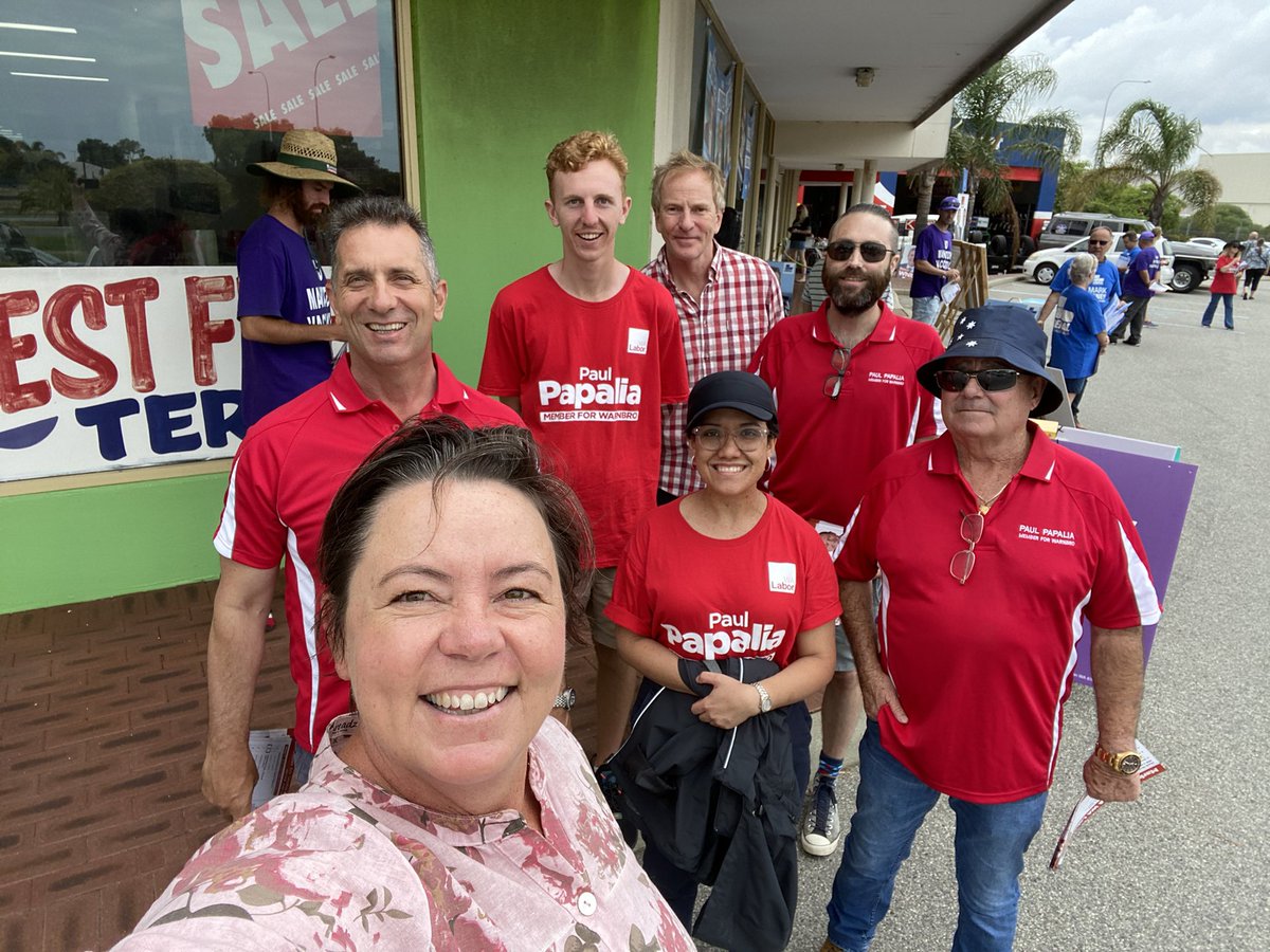 MadeleineMHKing's tweet photo. Out today at #wavotes pre-poll centres helping @RogerCookMLA for #kwinana & Paul Papalia for #warnbro.
Thanks to all @walabor volunteers out on a Saturday & especially happy birthday π to Vic!
Remember anyone is able to vote π³ early ! https://t.co/5f23zqzvPU