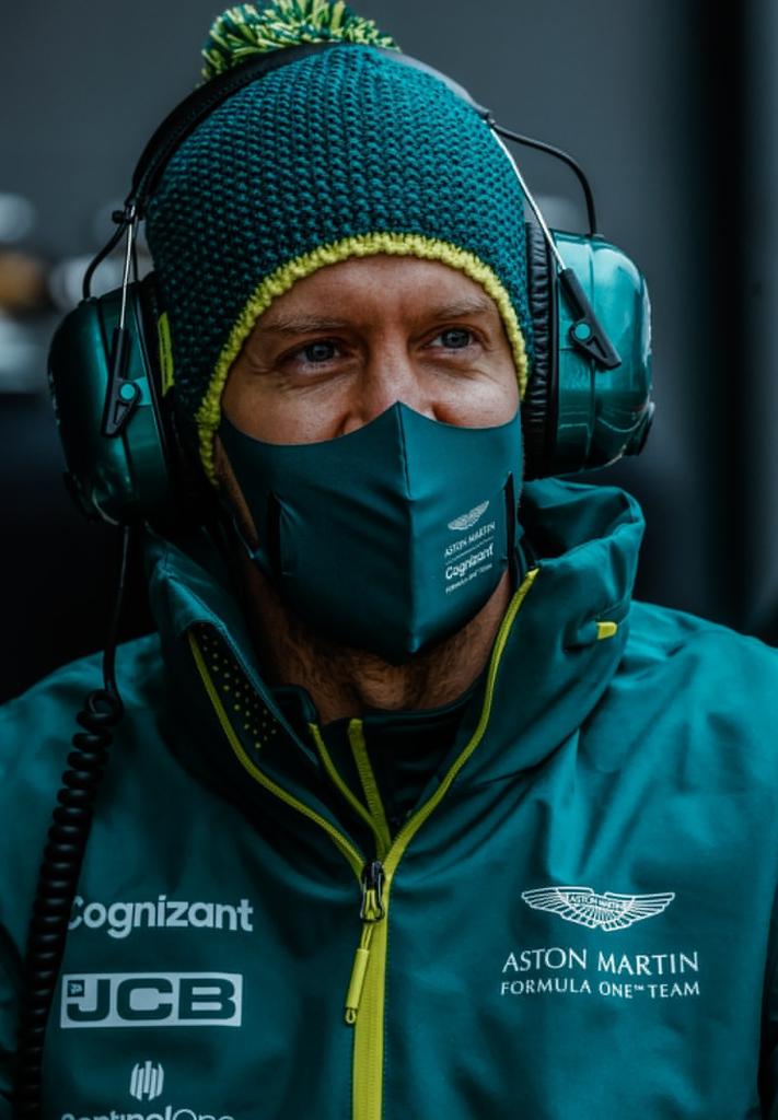 FridayLoading's tweet image. That&apos;s a #FridayFeeling kind of smile. 😁 😋😋😎😎 #FridayFeeIing