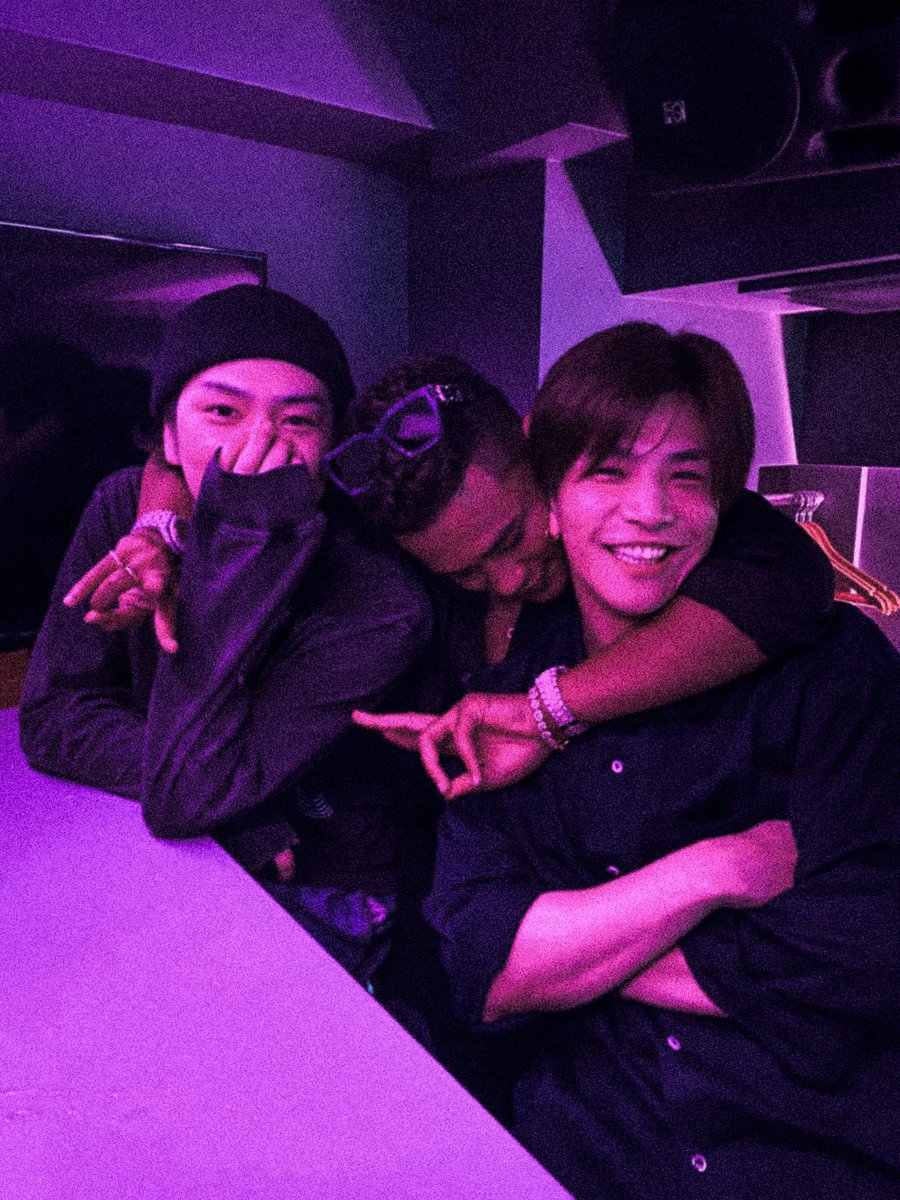 三代目jsb登坂広臣 岩田剛典誕生日に 秘蔵写真 公開 みんな可愛い 最高のメンバー モデルプレス