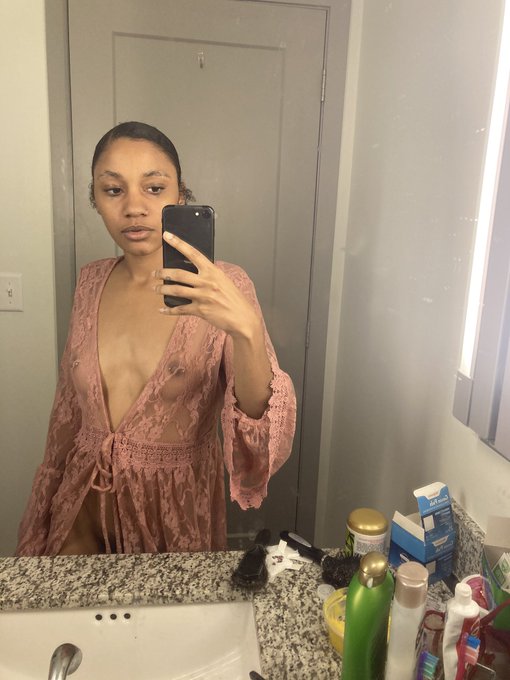 I love getting my nipples sucked on🥴💦 https://t.co/VNuO7Uy0UO<a href="/tag/linkinbio"class="tags"><span>#linkinbio</span></a><a href="/tag/minniethefreak"class="tags"><span>#minniethefreak</span></a><a href="/tag/minnieisskinny"class="tags"><span>#minnieisskinny</span></a>
