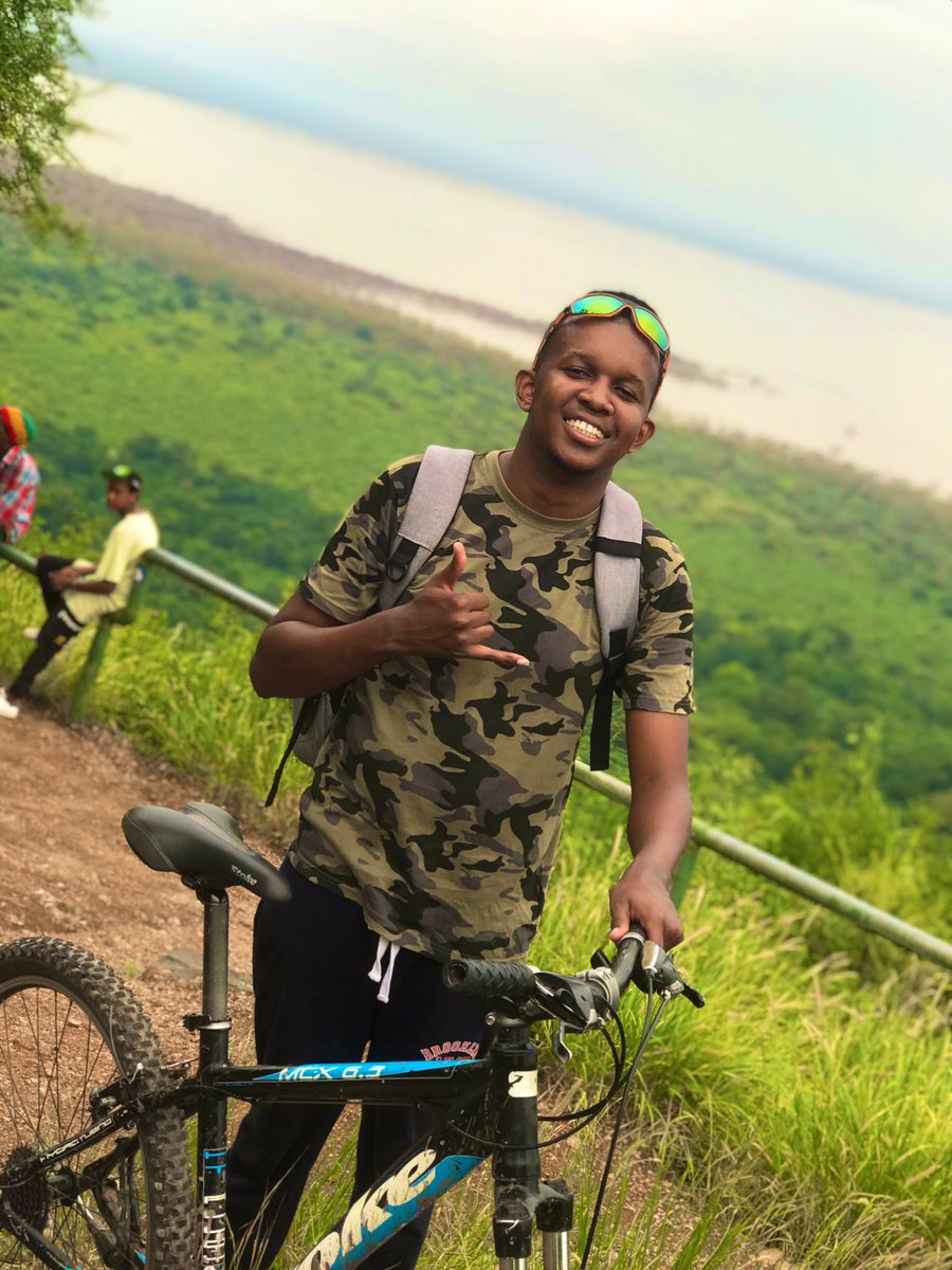 Don't mind the distance, once you get there it's good for your soul. 

New experience with @NkingoAdventure #BikeTour around Lake Manyara National Park.

#SafariLikeaLocal #BikeTour #LakeManyaraNationalPark #UnforgettableMoment