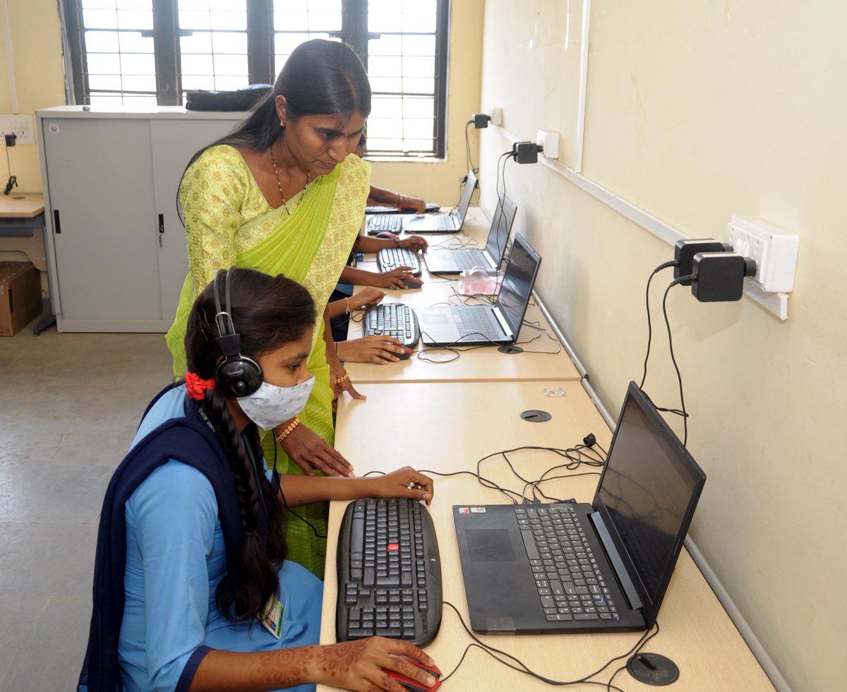 DISTRICT INFORMATION OFFICE, NANDURBAR (@infonandurbar) on Twitter photo рдЖрд╢реНрд░рдорд╢рд╛рд│реЗрддреАрд▓ рдореБрд▓реАрдВрд╡рд░ рдЖрдИрд╕рд╛рд░рдЦреЗ рдкреНрд░реЗрдо рдХрд░рдгрд╛рд▒реНрдпрд╛ рд╡рдВрджрдирд╛ рд░рд╛рдКрдд
facebook.com/58187425533072тАж
<a href="/ikcpadavi/">K.C.Padavi</a> рдЖрд╢реНрд░рдорд╢рд╛рд│реЗрддреАрд▓ рдореБрд▓реАрдВрд╡рд░ рдЖрдИрд╕рд╛рд░рдЦреЗ рдкреНрд░реЗрдо рдХрд░рдгрд╛рд▒реНрдпрд╛ рд╡рдВрджрдирд╛ рд░рд╛рдКрдд
facebook.com/58187425533072тАж
<a href="/ikcpadavi/">K.C.Padavi</a>
