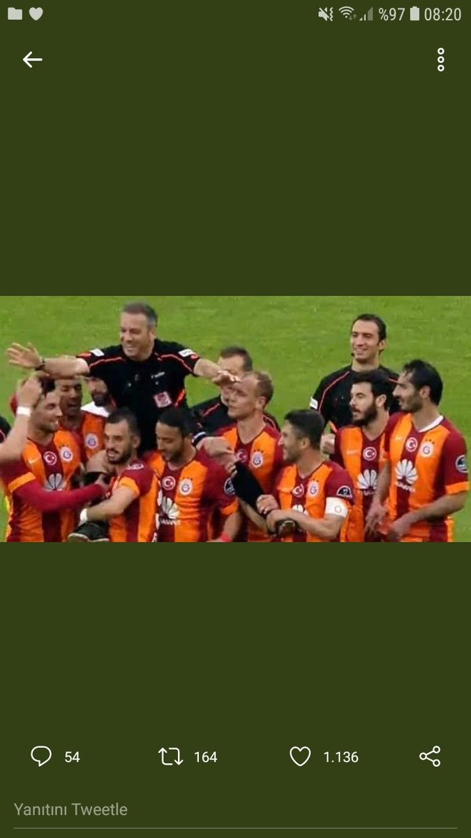 aliant09's tweet photo. yüzsüzluğün lüzmü yom       #AlgıyıBırakGalatasaray https://t.co/vQLnSMN3Os