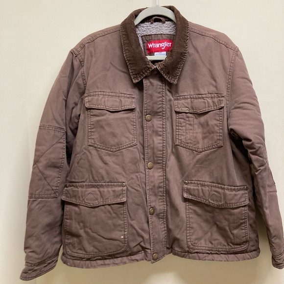 So good I had to share! Check out all the items I'm loving on <a href="/Poshmarkapp/">Poshmark</a> #poshmark #fashion #style #shopmycloset #wrangler #citizensofhumanity: posh.mk/2Ov0C6jGoeb