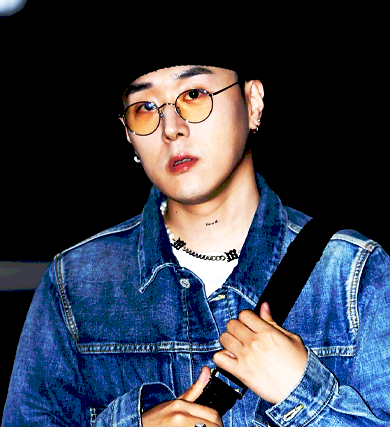 FYLOUIE's tweet photo. [ 𝐅𝐀𝐍𝐓𝐀𝐊𝐄𝐍 ] 𝟐𝟏𝟎𝟑𝟎𝟓 - © 𝐖𝐈𝐓𝐇𝐋𝐎𝐔𝐈𝐄
𝐿𝑂𝑈𝐼𝐸 𝑆𝐸𝐸𝑁 𝐴𝑅𝑅𝐼𝑉𝐼𝑁𝐺 𝐴𝑇 𝑉𝐸𝑁𝑈𝐸 𝐹𝑂𝑅 𝑆𝑀/𝑇𝑀9 𝐹𝐼𝑁𝐴𝐿𝐸. https://t.co/cLG432OhcG