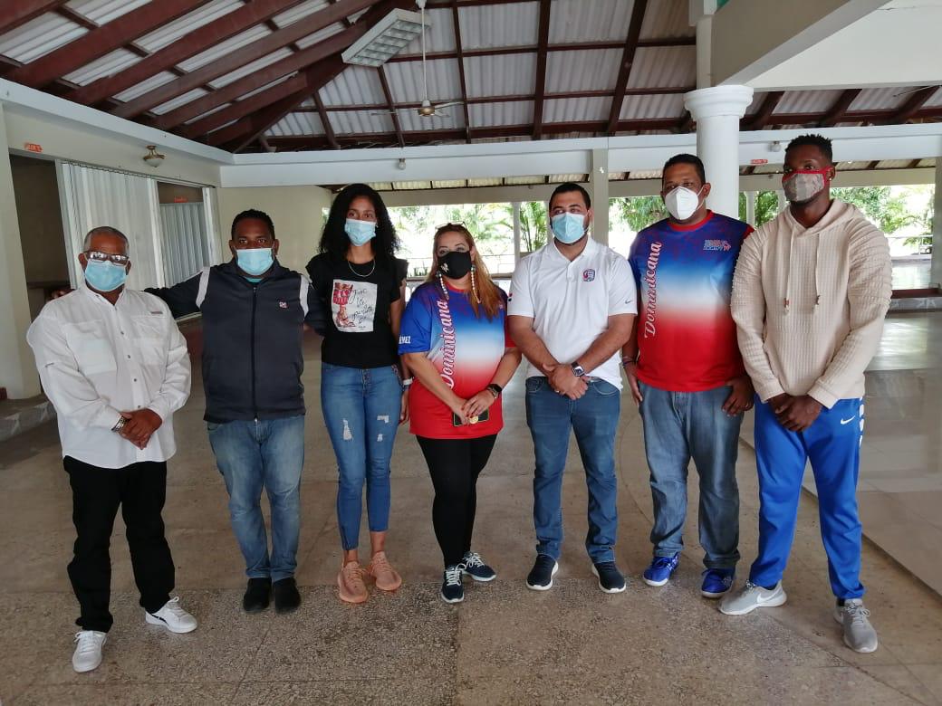 CoebapaE's tweet photo. Entrenadores de Baloncesto de la provincia la Altagracia participan en taller impartido por @3x3dom
#Fiba #Coebapa #VamosDom🇩🇴
#Abapa #Higuey #Codebal #Baloncesto
#Fedombal #FDB #Basket
#Entrenadores https://t.co/G1w5qbxLv5