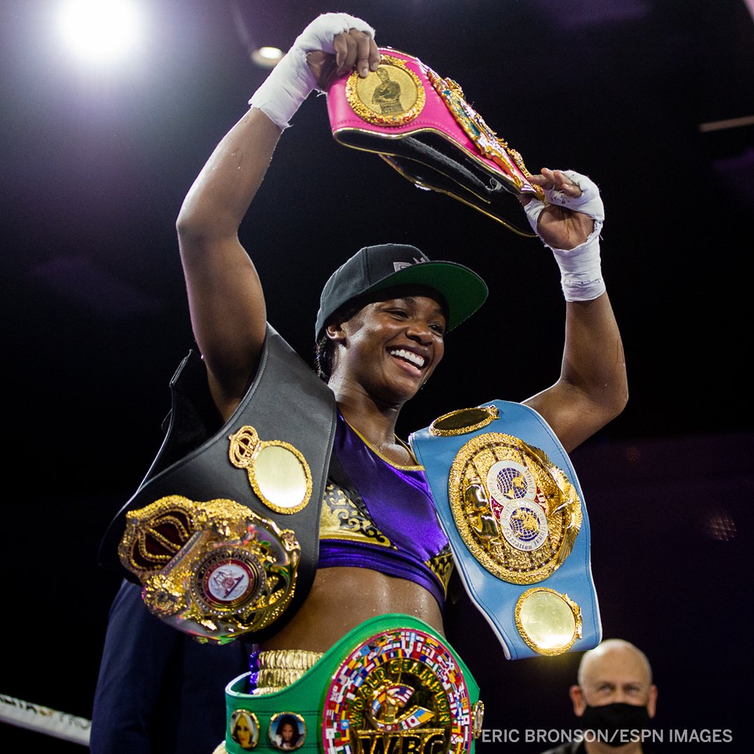 History Made! 🏆🏆
@ClaressaShields becomes the first boxer (male or female) to become undisputed champion in two divisions in the four-belt era. https://t.co/KdhUA4Ba9c