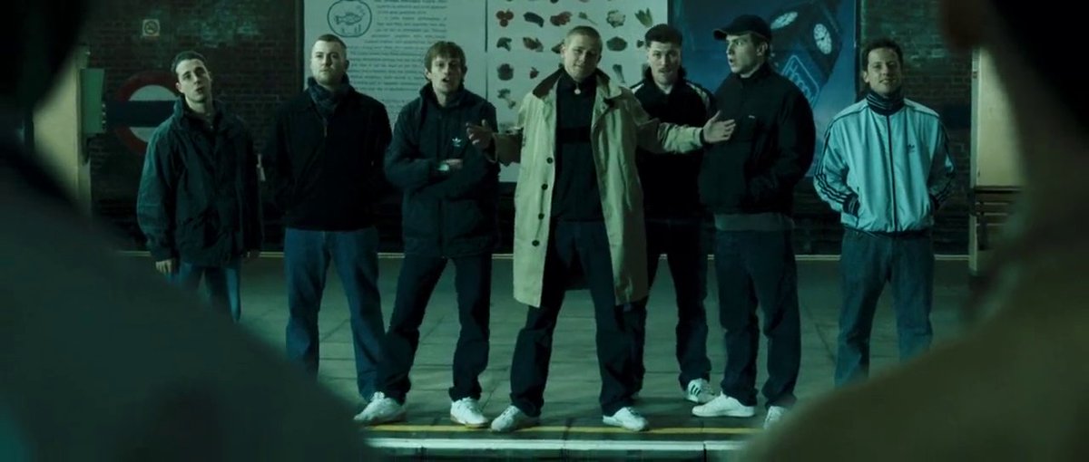 улица зеленых фонарей. шарипов арсен. чарли ханнэм хулиганы зелёной. рейф сполл хулиганы. пит хулиганы зеленой улицы.