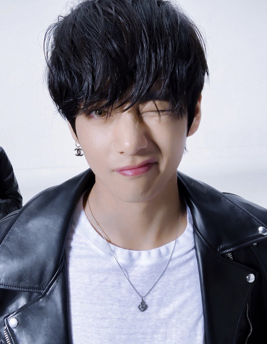 𝕞𝕠𝕔𝕠𓈒𓂂𓏸 在 Twitter 上 見る度思うんだけどこのテテ凄くない ヘーゼル色のカラコン似合いすぎだし黒髪で至って普通の髪型なのに輝きすぎてる 顔面強すぎる T Co P03aa5njl6 Twitter