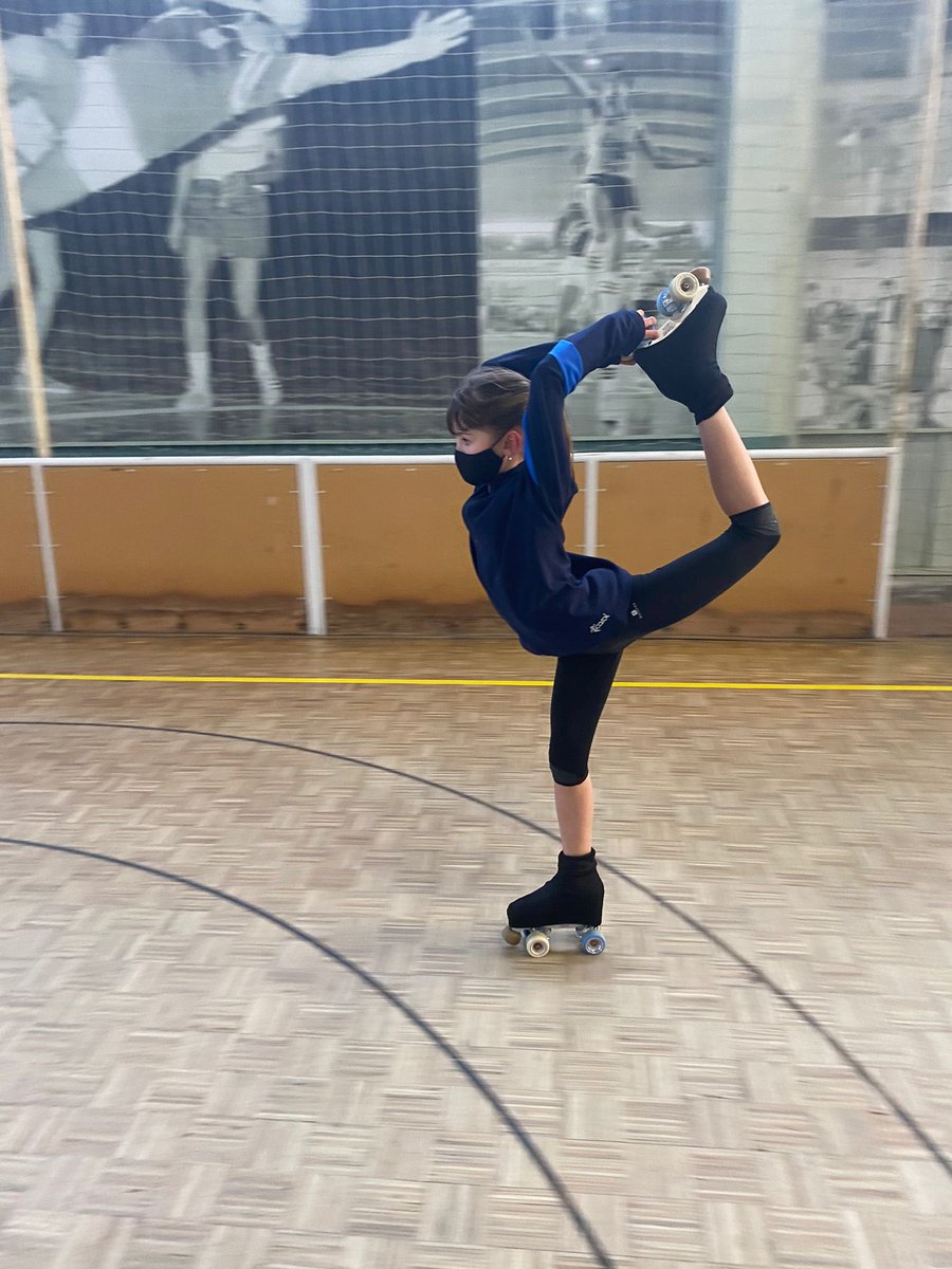 partisticg's tweet photo. Seguim rodant!! 🛼🛼🛼 #patinatgegranollers #rollerskating #rollerskates https://t.co/OVWpQ19YWc