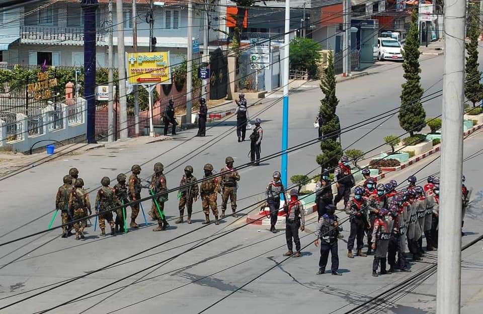I do not know if the Burmese  military has armed children.
#SaveMyanmar