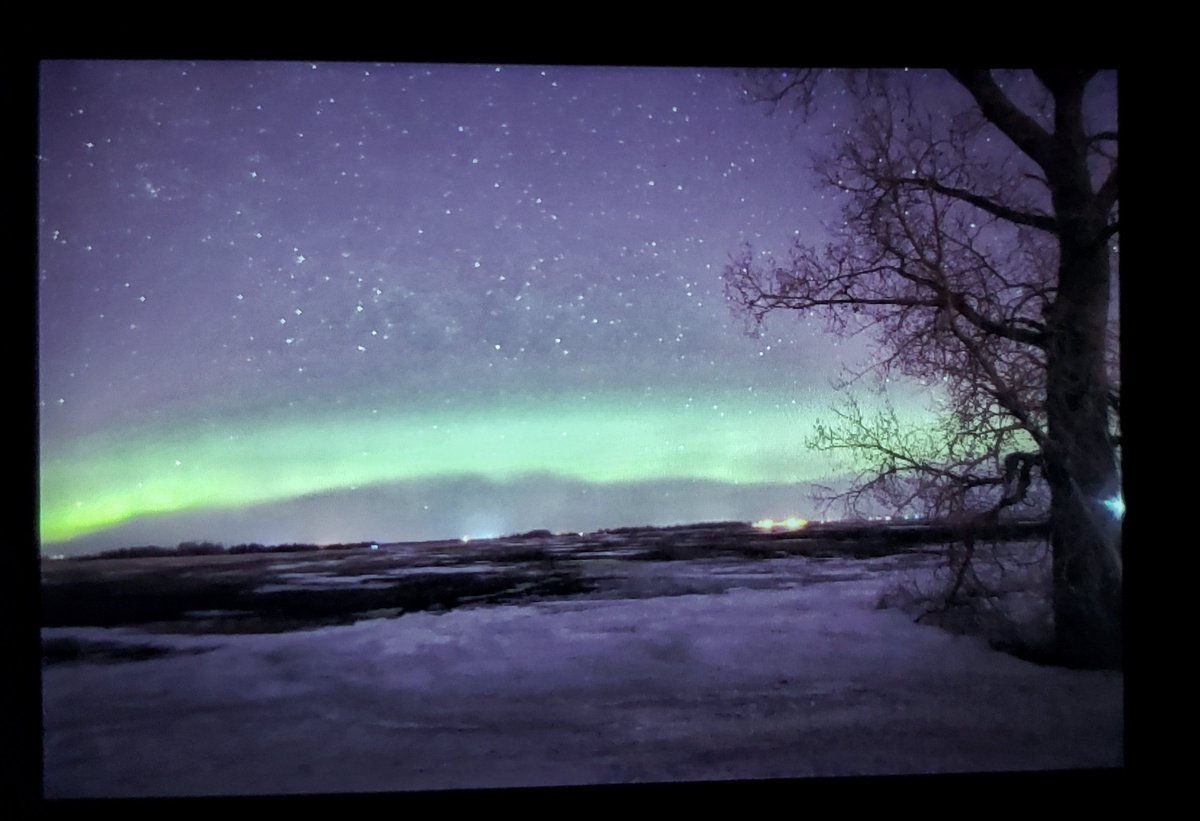 KimHinesSN's tweet image. #Aurora earlier 11:52pm Mar 5/21 N. E. of #winnipeg. I took a cruise out. So nice out. Danced quite a bit North of me. Its a lot further north than the last show. @AuroraNotify @TamithaSkov @TweetAurora @chunder10 #backofcamera shot