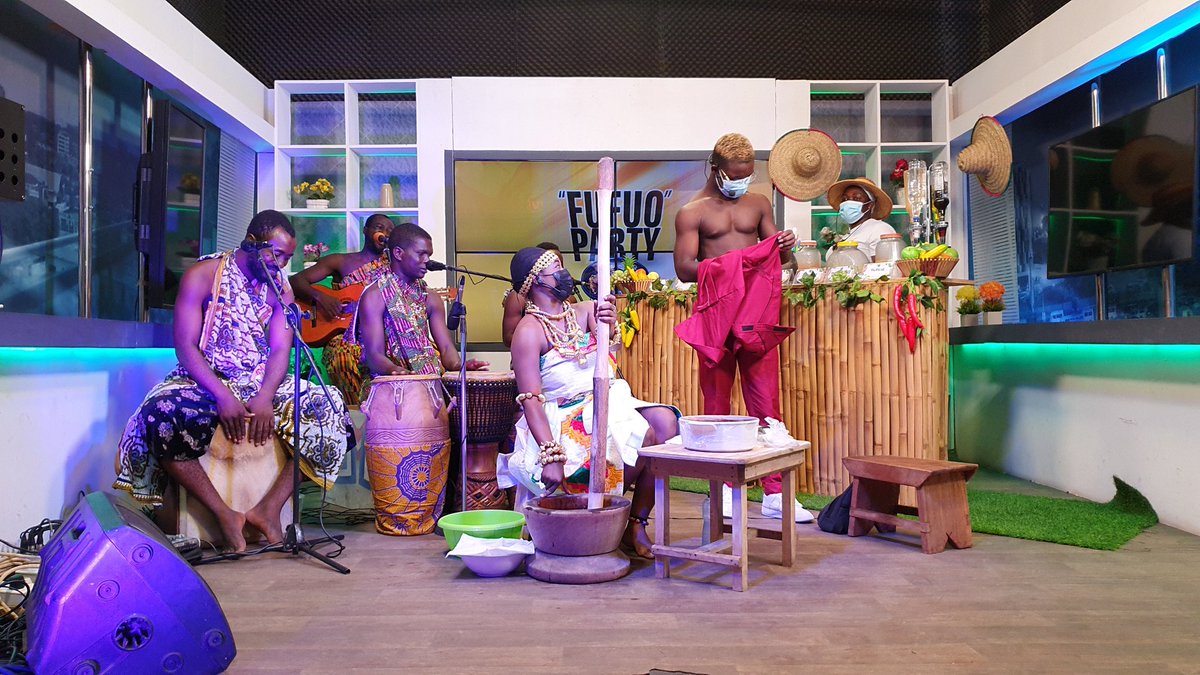 Adom1063fm's tweet image. Photos📷 @adom_tv @adom1063fm @Asempa947_FM @AdomOnline Virtual Fufuo Party 🥳 Stay @ Home🏡 Edition. #GhanaMonthOnAdom 🇬🇭 #FufuoParty #TimTim #HappyIndependenceDay🇬🇭