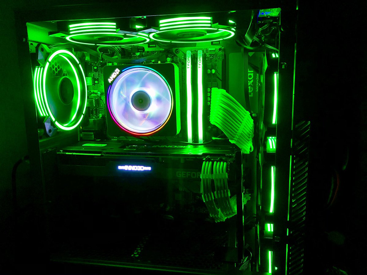 d_style_d3's tweet image. 取り付け完了！！
配線スペースなくて、スリーブ交換は大変だった💧
長尾製作所さんのステイはがっちり支えてくれてて、取り付けも簡単でした！
#スリーブケーブル
#長尾製作所
#VGAサポートステイ
#ゲーミングPC